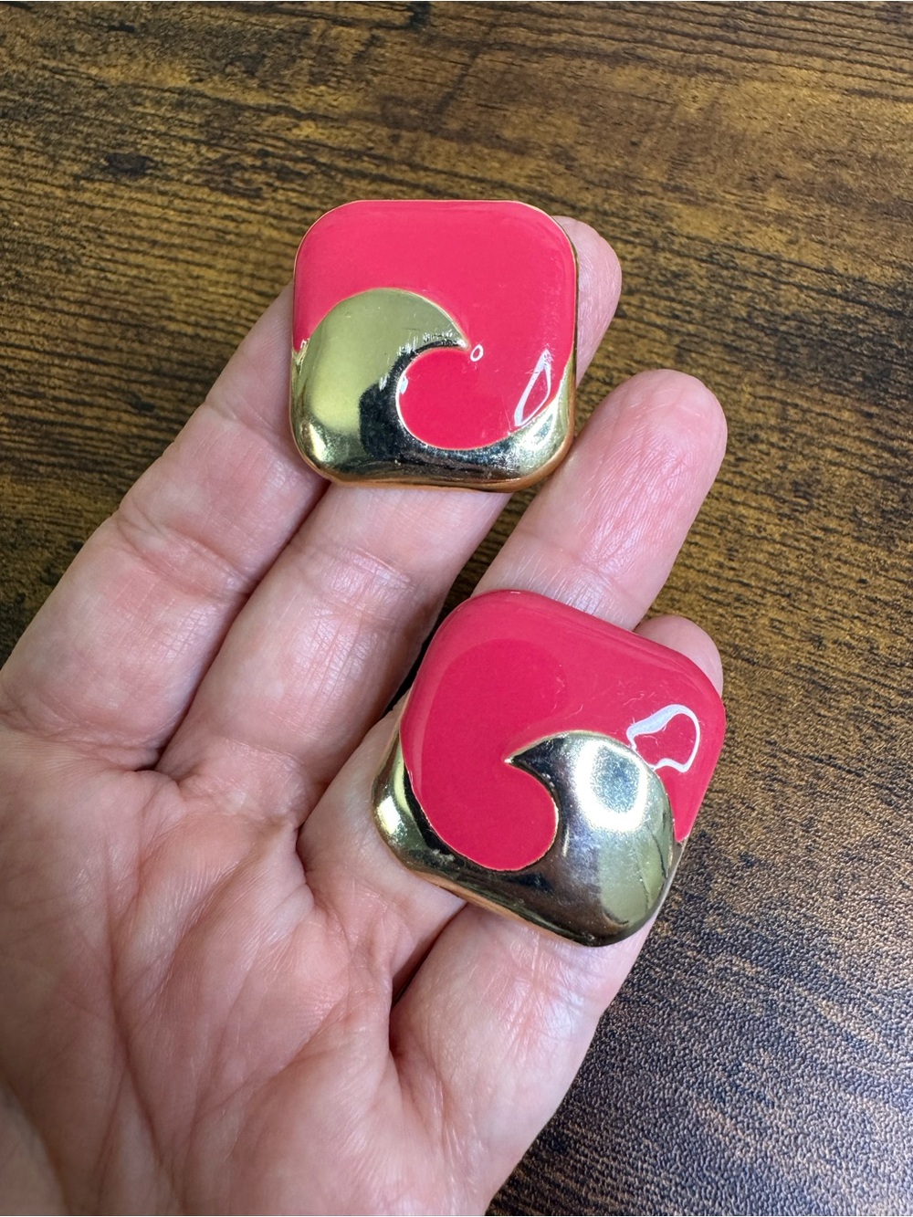 Gold & Pink Enamel Wave Square Metal Post Earrings Retro 80’s Iconic